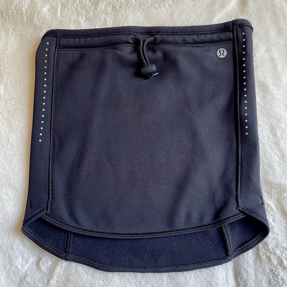 Lululemon Women’s Run for It All Neck Warmer Gaiter Black